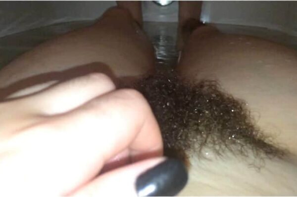 suzyscrewd wet bush - Hairy pussy solo