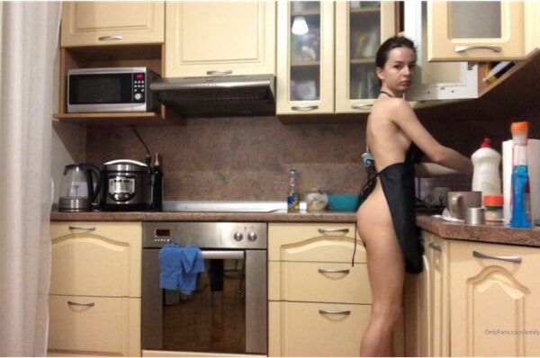 Emily Poker amateur girl - nude kitchen tease