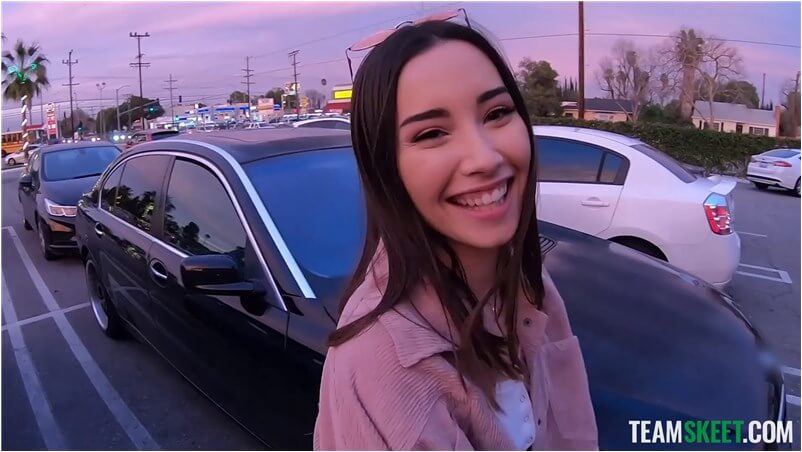 Aria Lee porn 2022 – Young Girl Flashing At The Theme Park