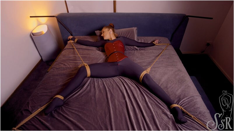 Rachel Organa Rope Bondage - Bed Spread And Vibe