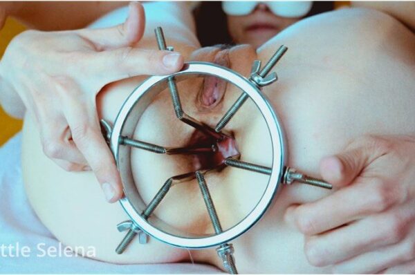 little_selena anal and prolapse video 8