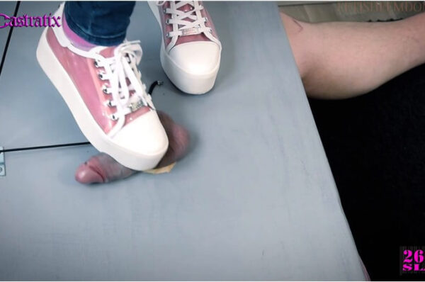 Mistress Urnom Balls Trampling In Skechers