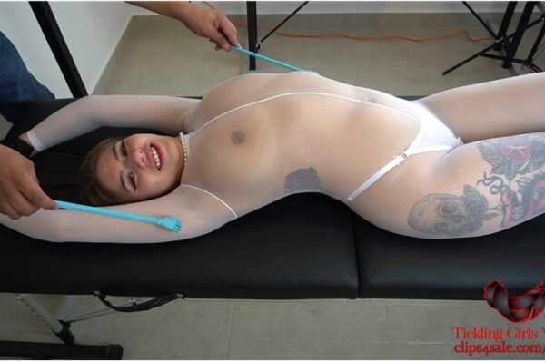 Aleinad Bondage Tickling Sensitive Body In Nylon