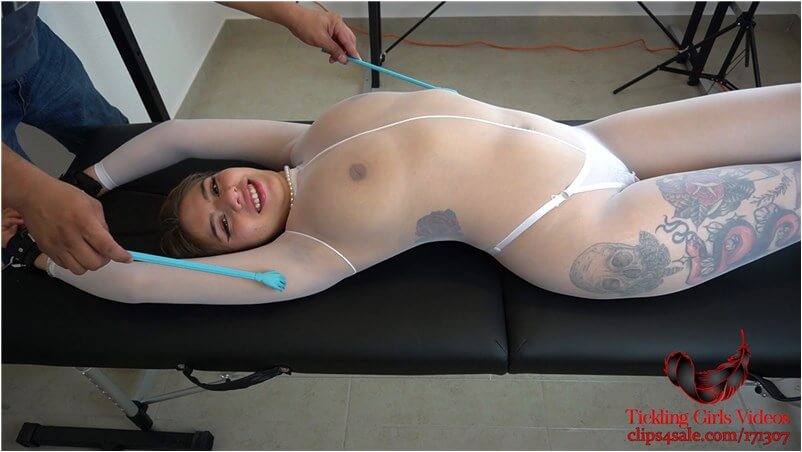 Aleinad Bondage Tickling Sensitive Body In Nylon