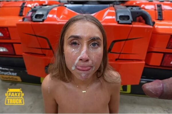 Lillian Phillips FakeTruck Gangbang ​Bukkake