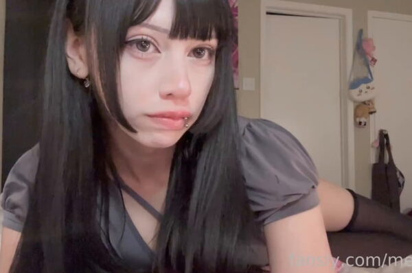 mewt2 pillow humping (nude tits)